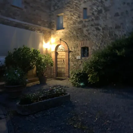 Borgo Montefreddo Toscana *
