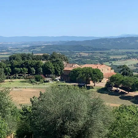 Borgo Montefreddo Toscana Aparthotel