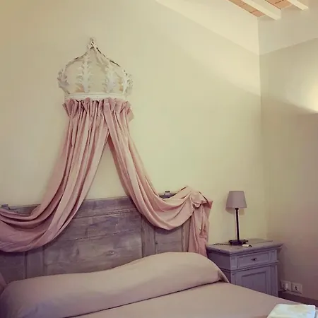 Borgo Montefreddo Toscana Aparthotel