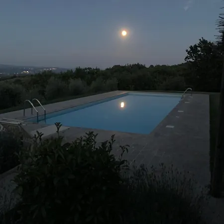 Borgo Montefreddo Toscana Aparthotel *