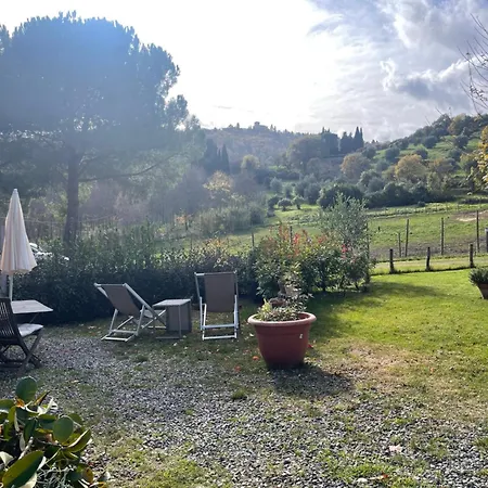 Borgo Montefreddo Toscana Aparthotel *